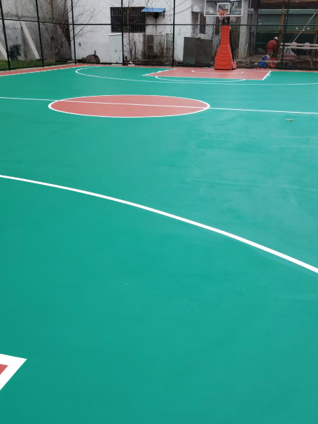 乐平 球场长期使用易出现地面开裂